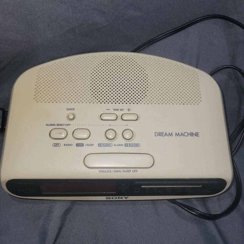 Vintage Sony Dream Machine ICF-C370 Clock Radio Am/Fm